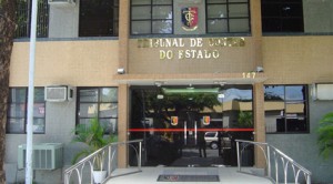 TCE reprova contas de prefeitos por irregularidades com compra de merendas e combustível