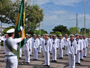 Marinha abre seleção com 450 vagas de nível superior e remunerações de R$ 8 mil