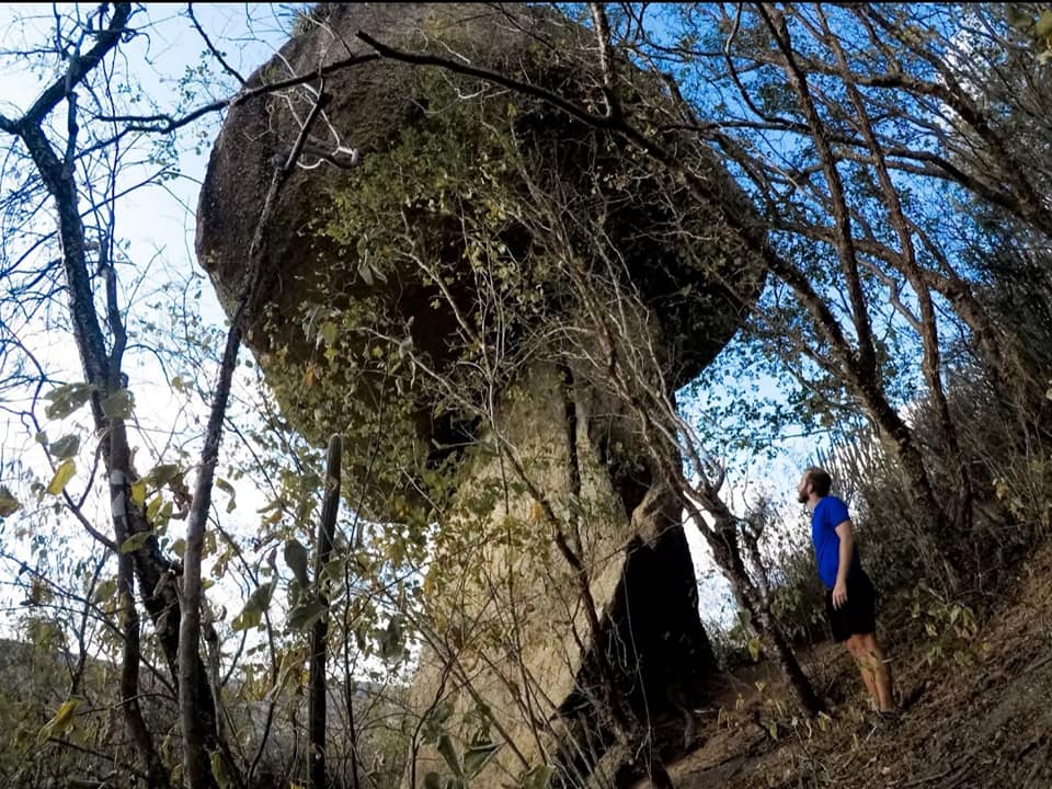 pedra chapeu